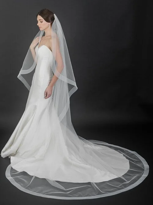 Horsehair trim veil.jpg