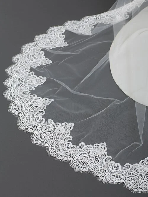 lace wedding veil.jpg