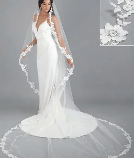 floral lace veil.jpeg