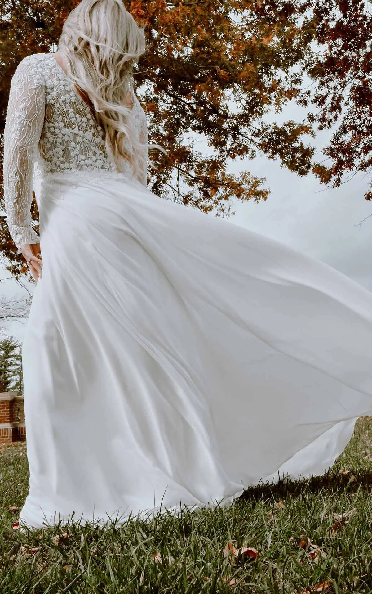 flowy plus size wedding dress.jpg