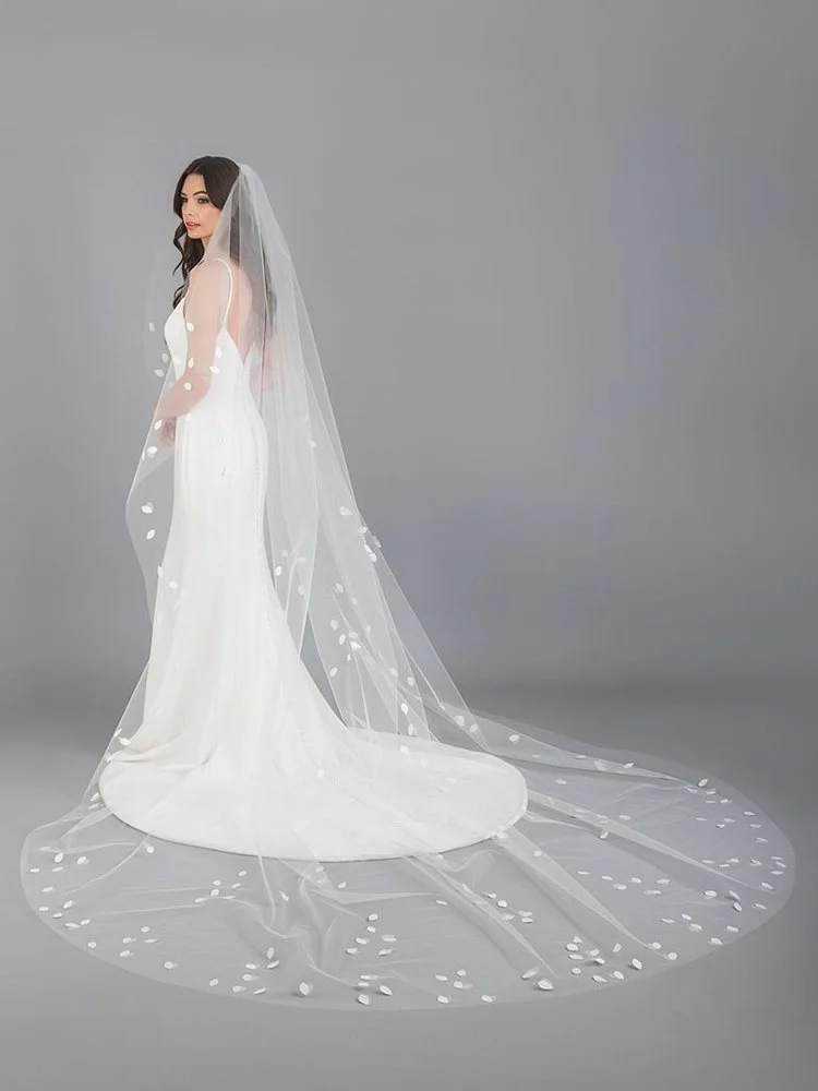 leaf lace veil.jpg