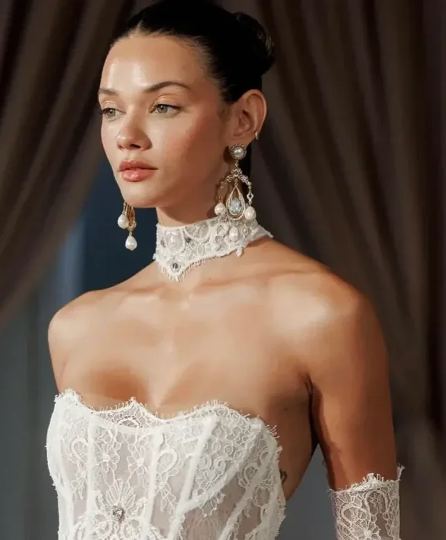 Bridal+earrings.webp