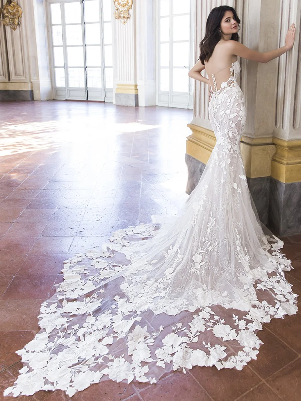 sweetheart wedding dress.jpg