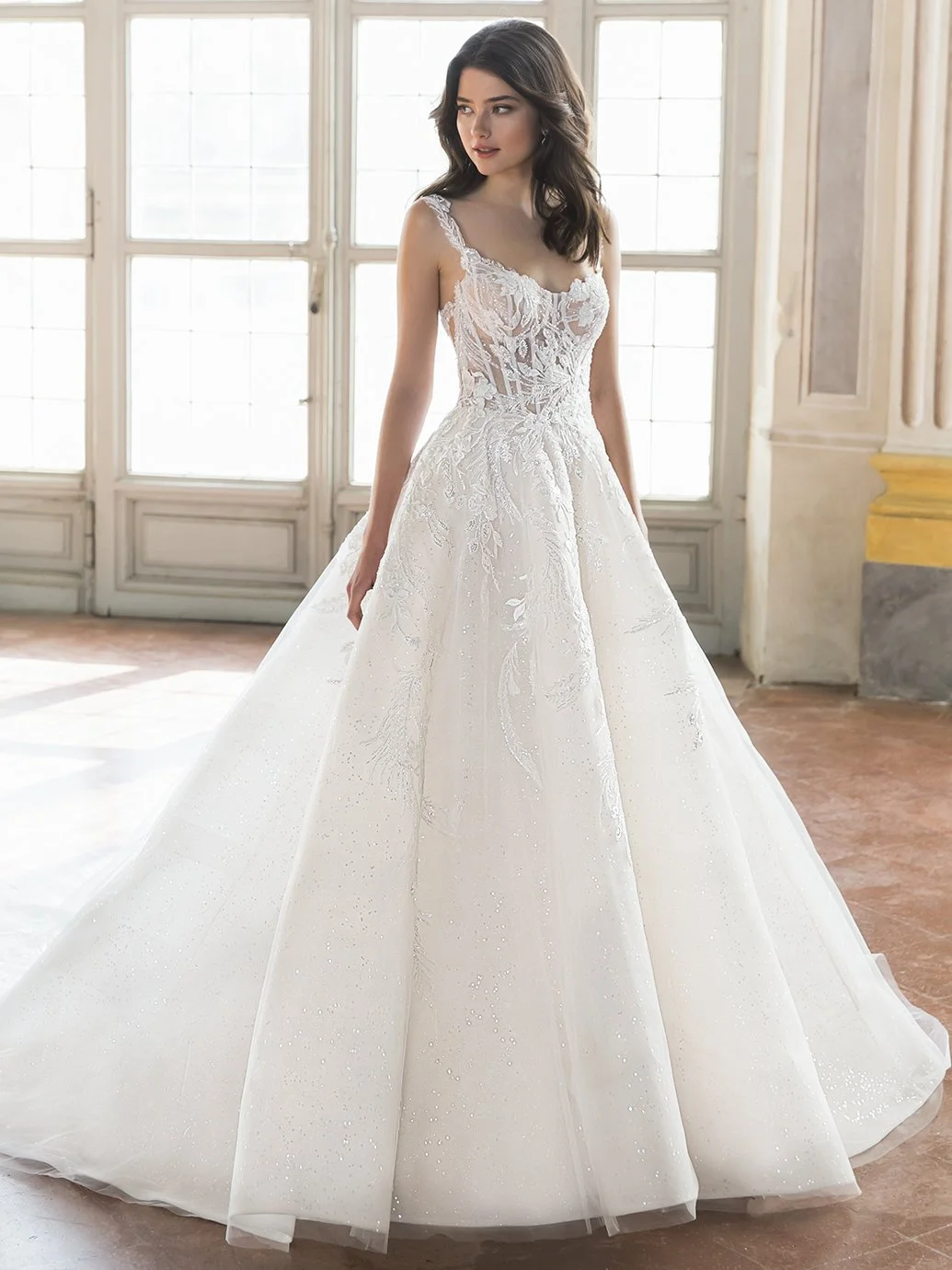 tiara enzoani.jpg