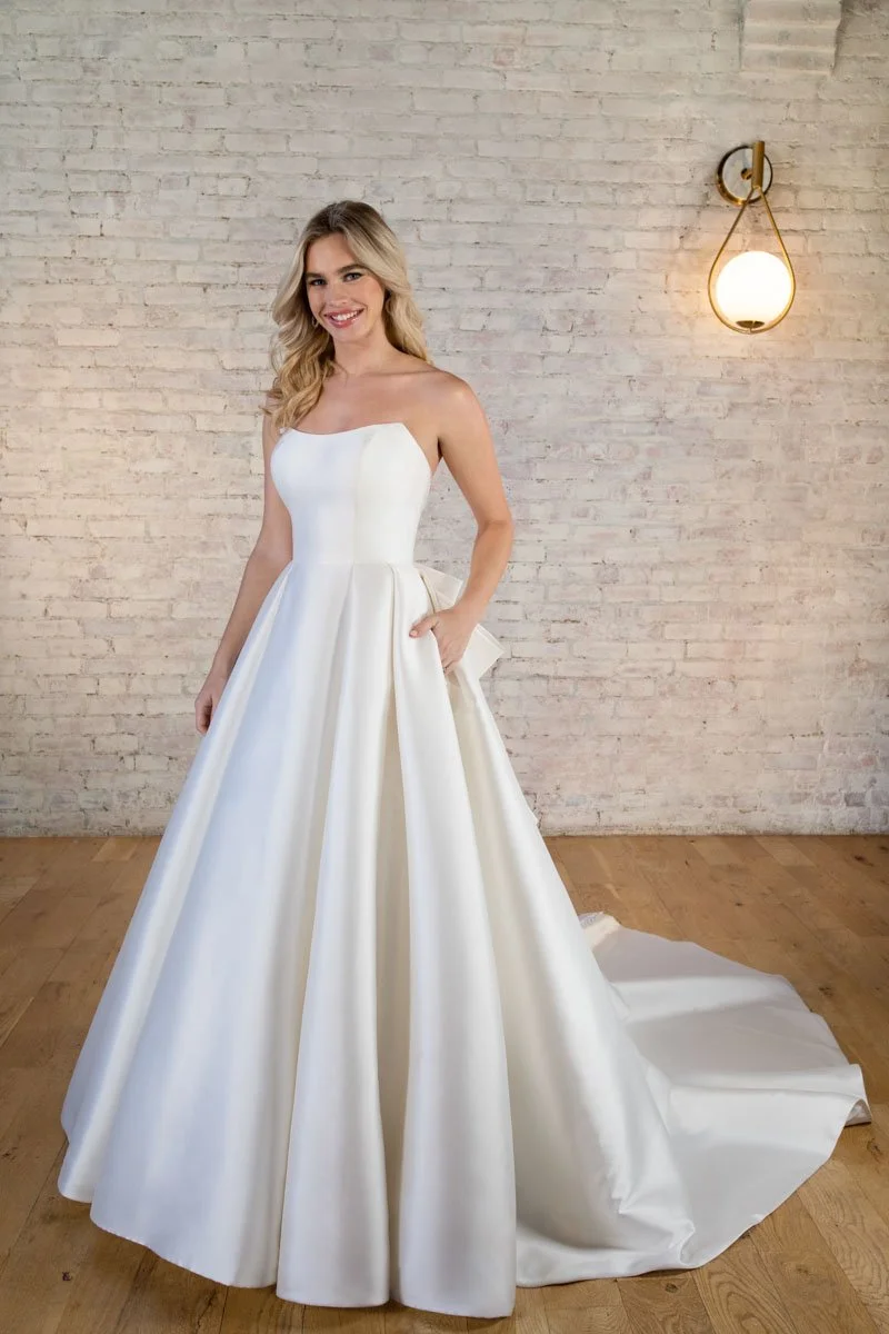 Classic wedding gown.jpeg