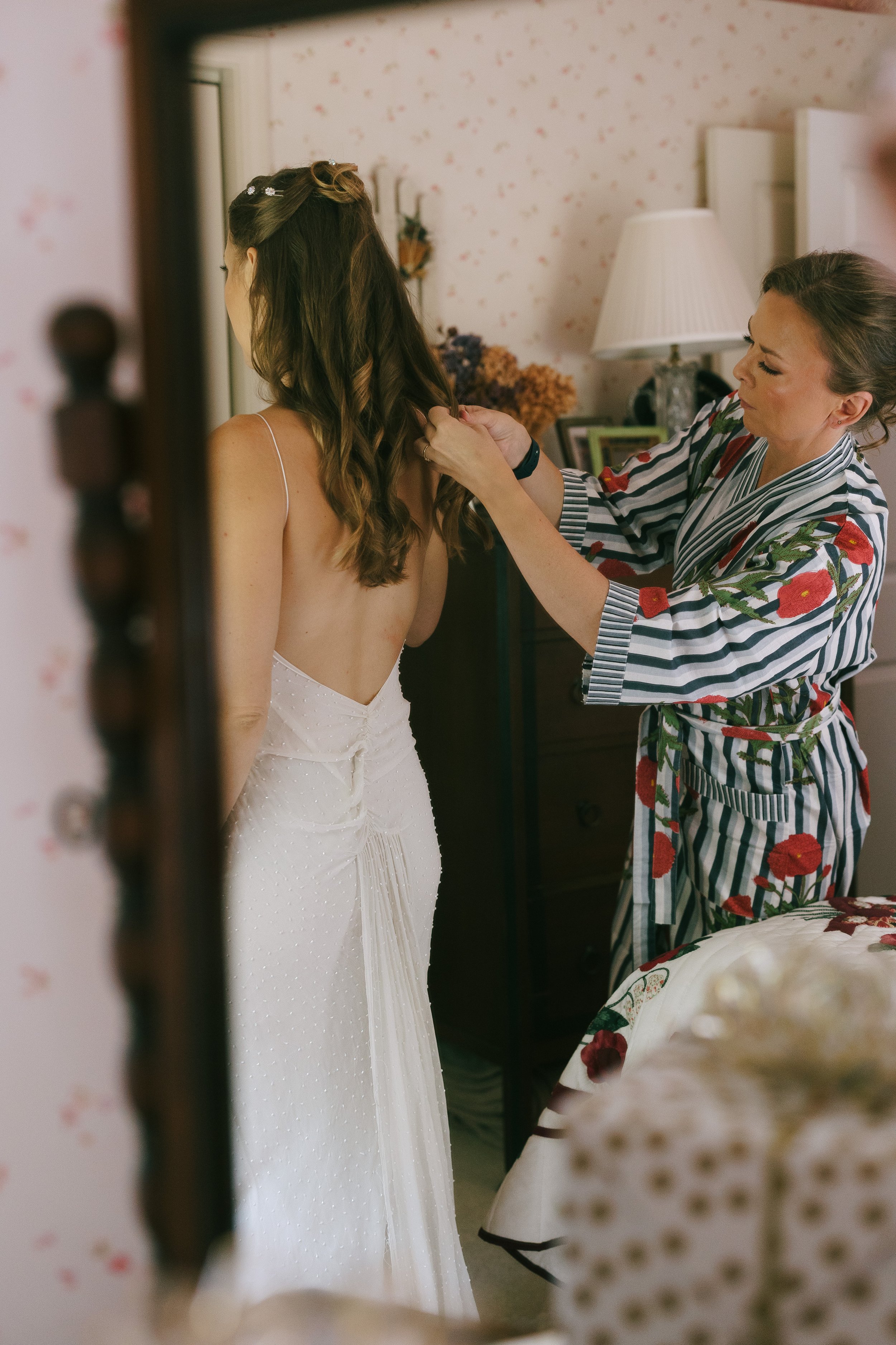 Lizz+James-GettingReady-69.jpg