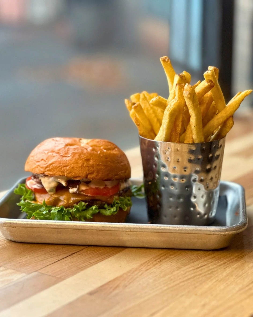 Burger cravings look like this. 👆

⅓ lb of BC AAA Beef Chuck &amp; Brisket, ground fresh in-house, bold flavours, and house-made aioli that hits different. 

Order online through our website, boldshawarma.com or through your favourite delivery app!
