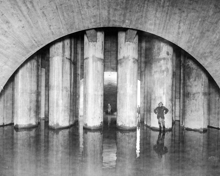 Inside the completed Kensico screen chamber, New York, 1914.