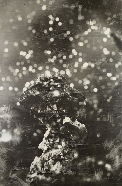 《缤纷下的石头》2011,邵文欢