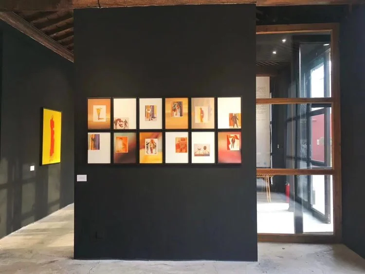北京Temple 东景缘《知尚》摄影展现场, 图中展示的是 Paul Rousteau 的作品。