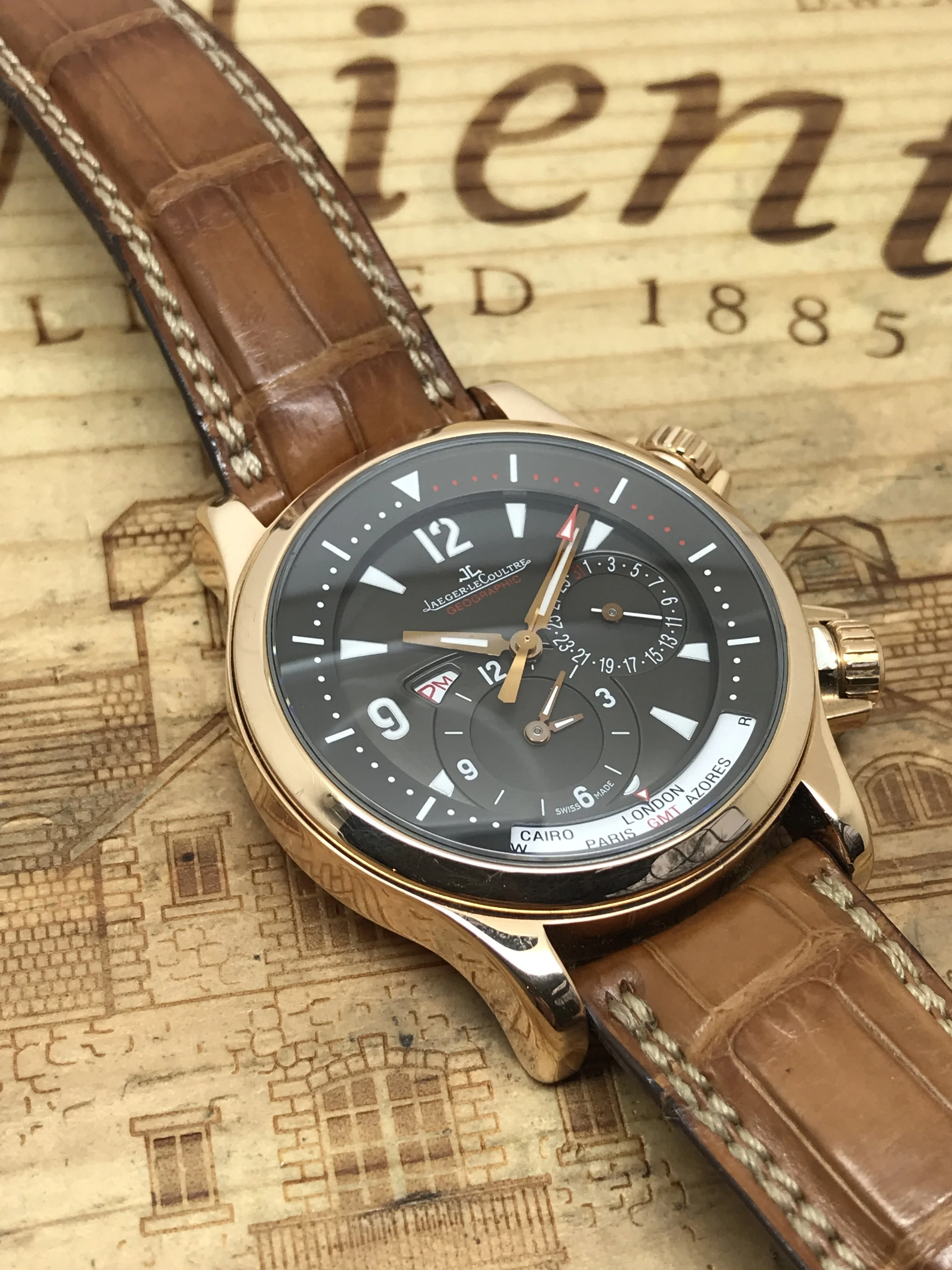 SOLD JAEGER LECOULTRE COMPRESSOR GEOGRAPHIC SOLID 18K GOLD WATCH -BOX/PAPERS- $29600