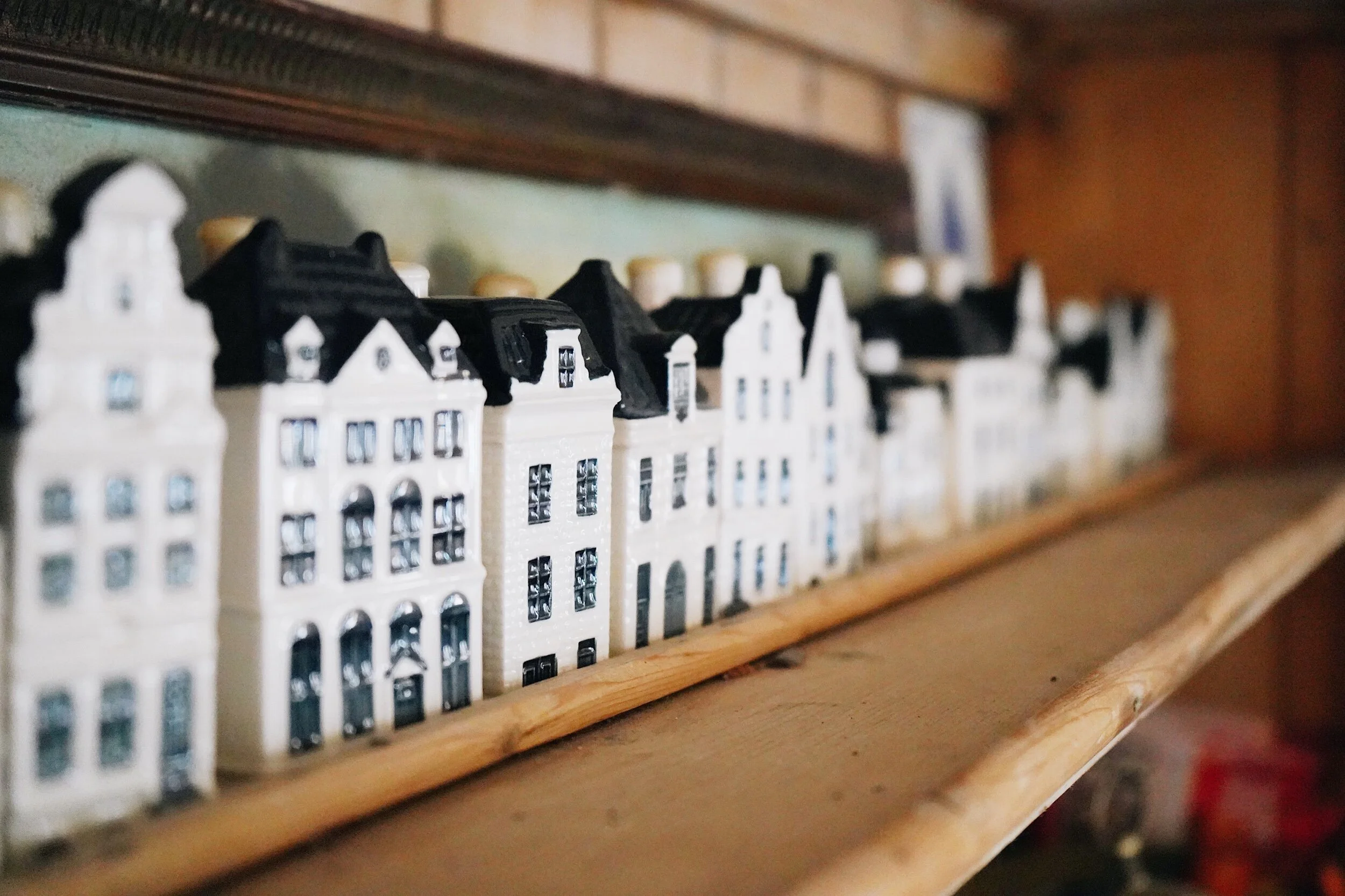 6 Ways to Style KLM Delft Blue Houses Throughout Your Home — The