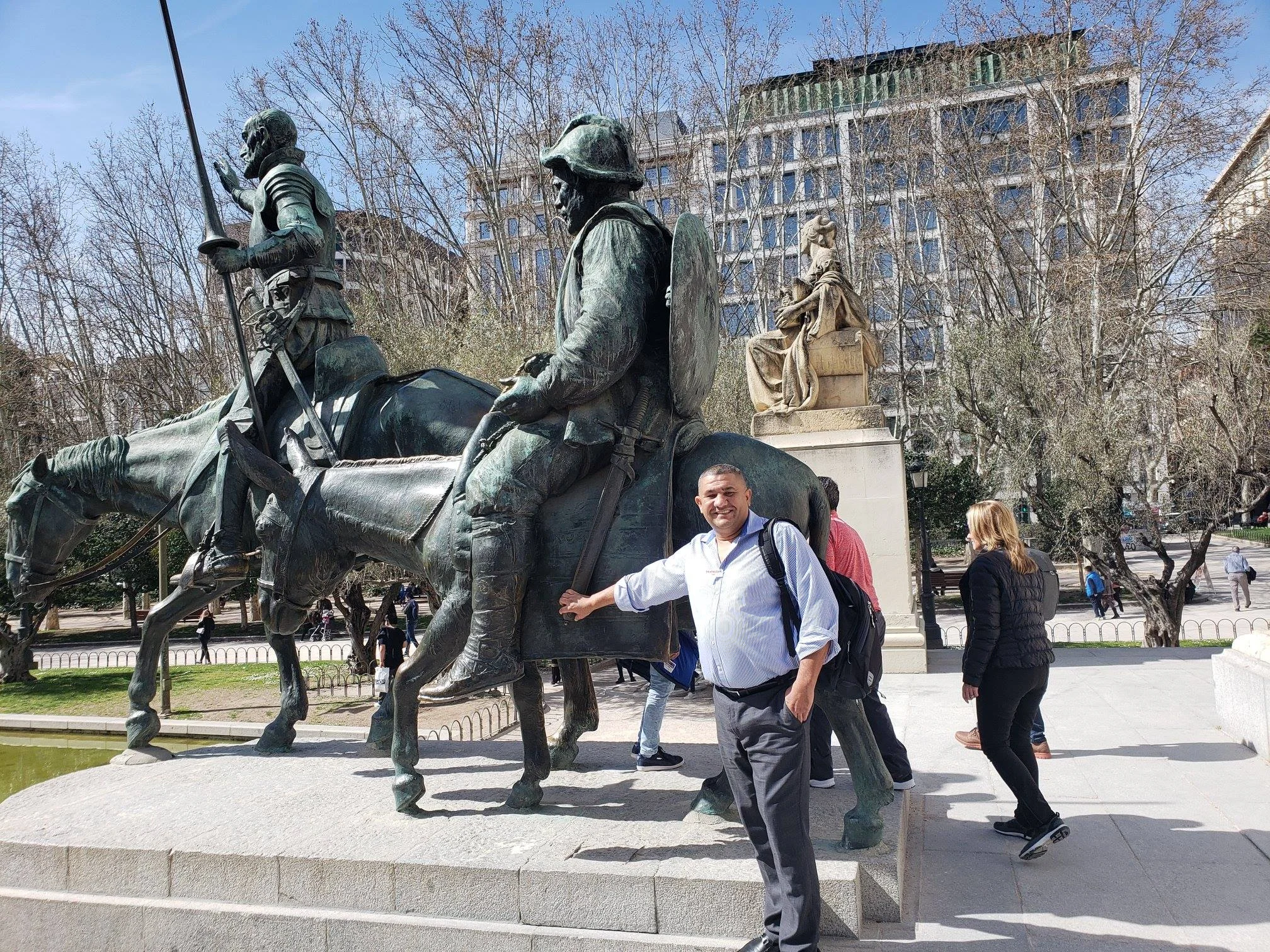 Eder Maestre, Profesor de Español,Colombiano residente en Estados Unidos.