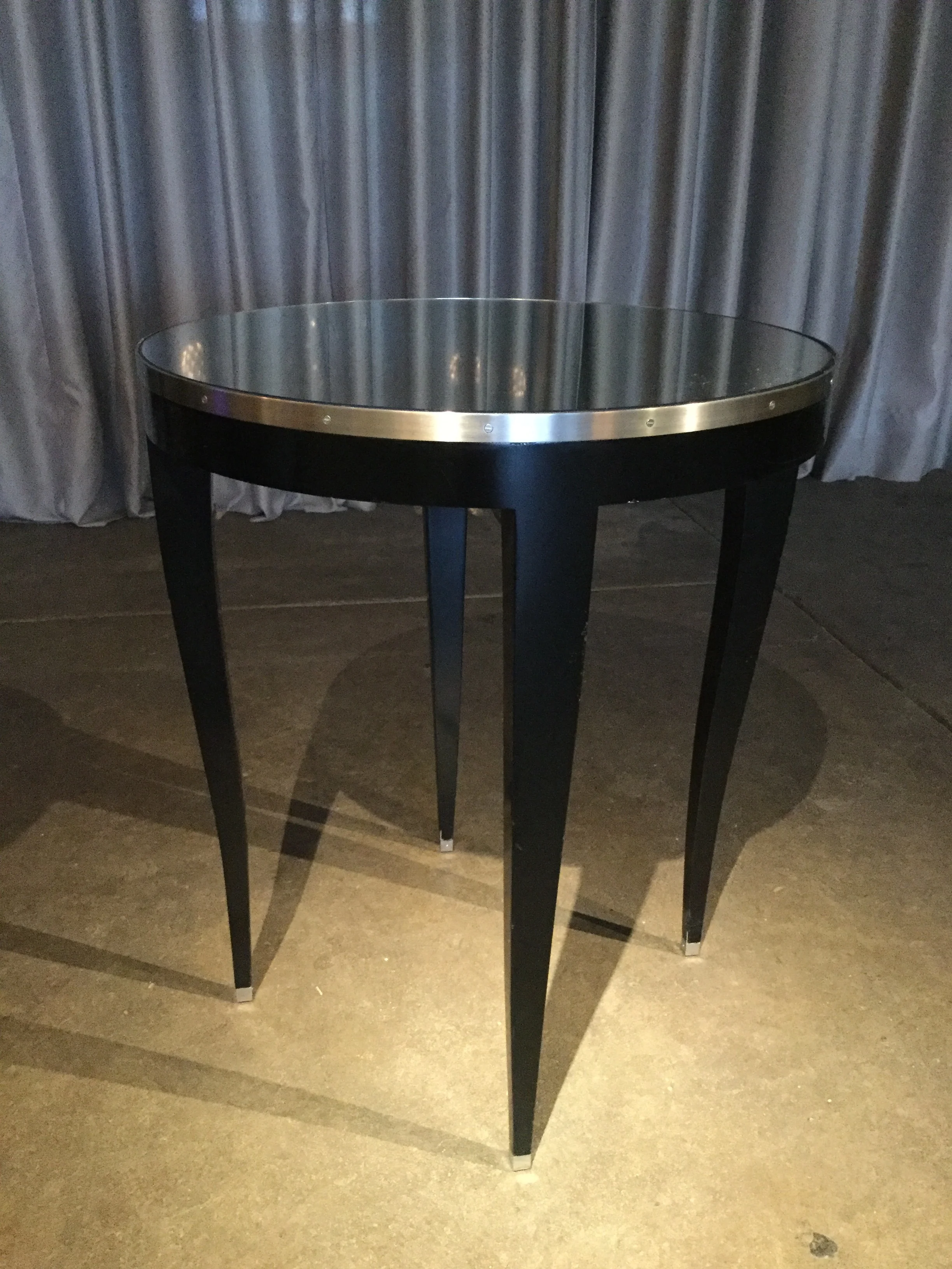  RETAIL:  $1,500.00    SALE:  $750.00   (55W X 30D X 16.5H)     