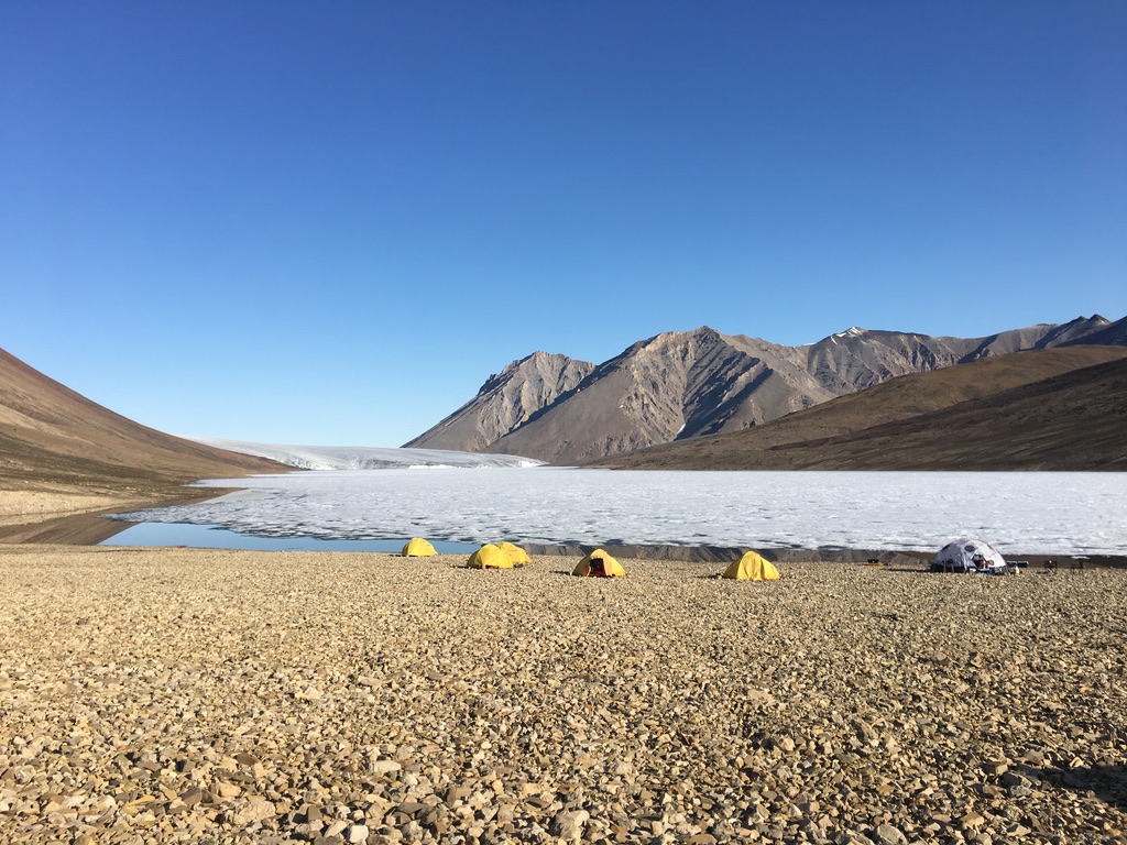 Fly camp at Thores Lake. Where is the fog?