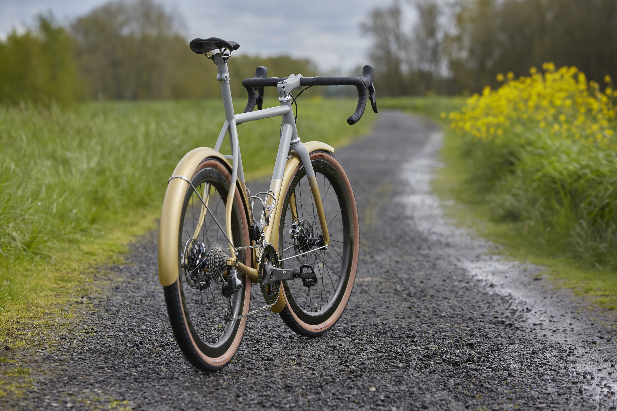 steel 650b gravel bike