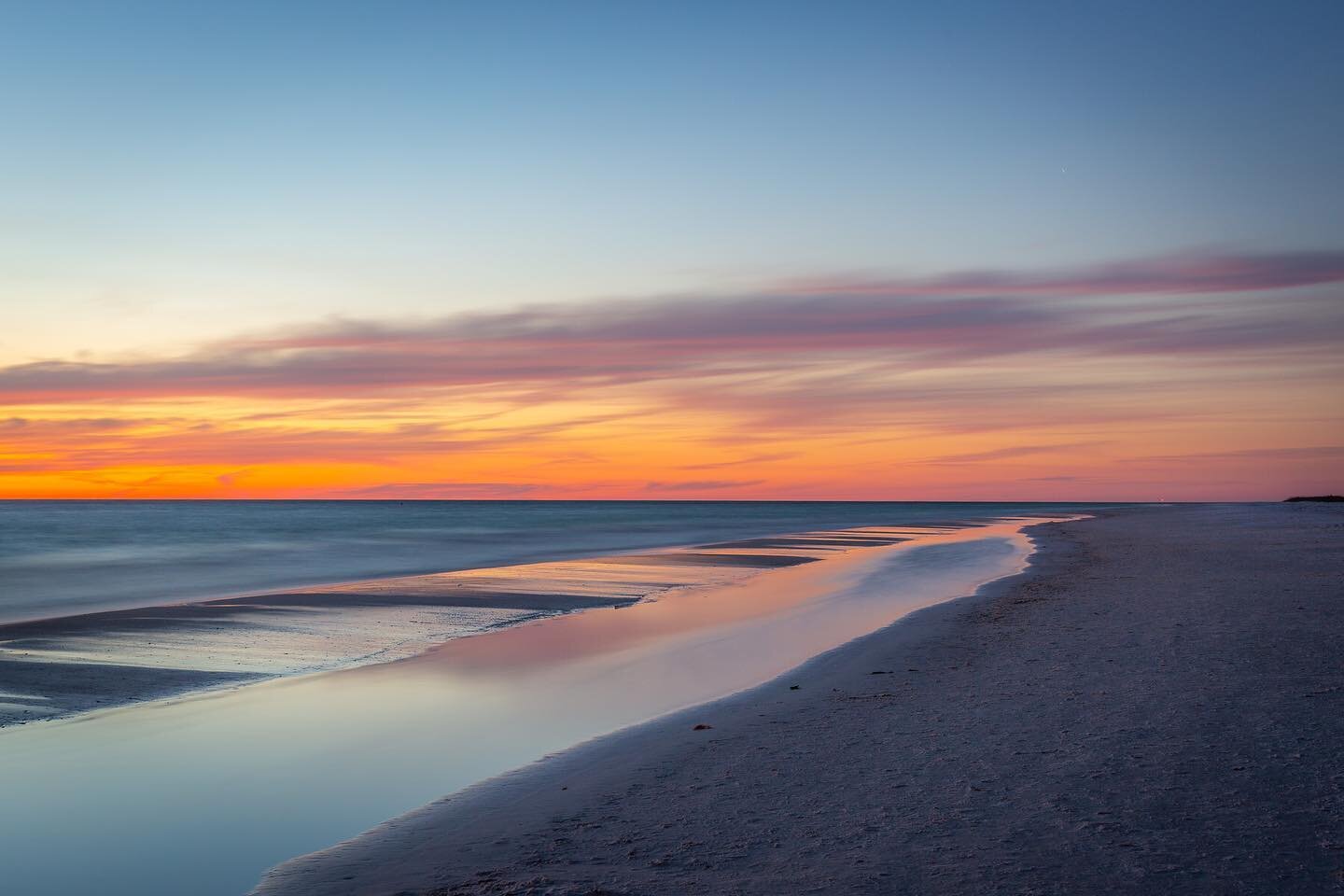 It&rsquo;s been a while. Getting back to a happy place. 
&bull;
&bull;
&bull;
&bull;
#sunsetcolors #beach #longexposure #annamariaisland #travel #vacationmode #sunset #colorful #bringontheweekend