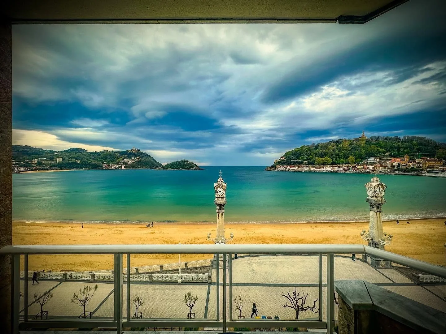 Buenos d&iacute;as desde San Sebasti&aacute;n
&bull;
&bull;
&bull;
&bull;
&bull;
#sansebasti&aacute;n #donostiasansebastian #spain #bayoflaconcha #bahiadelaconcha