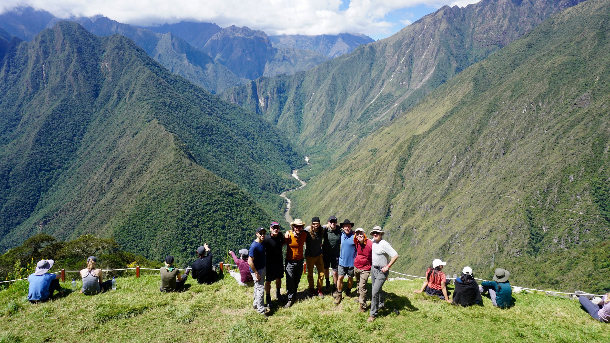 Group photo at Wiñay Wayna