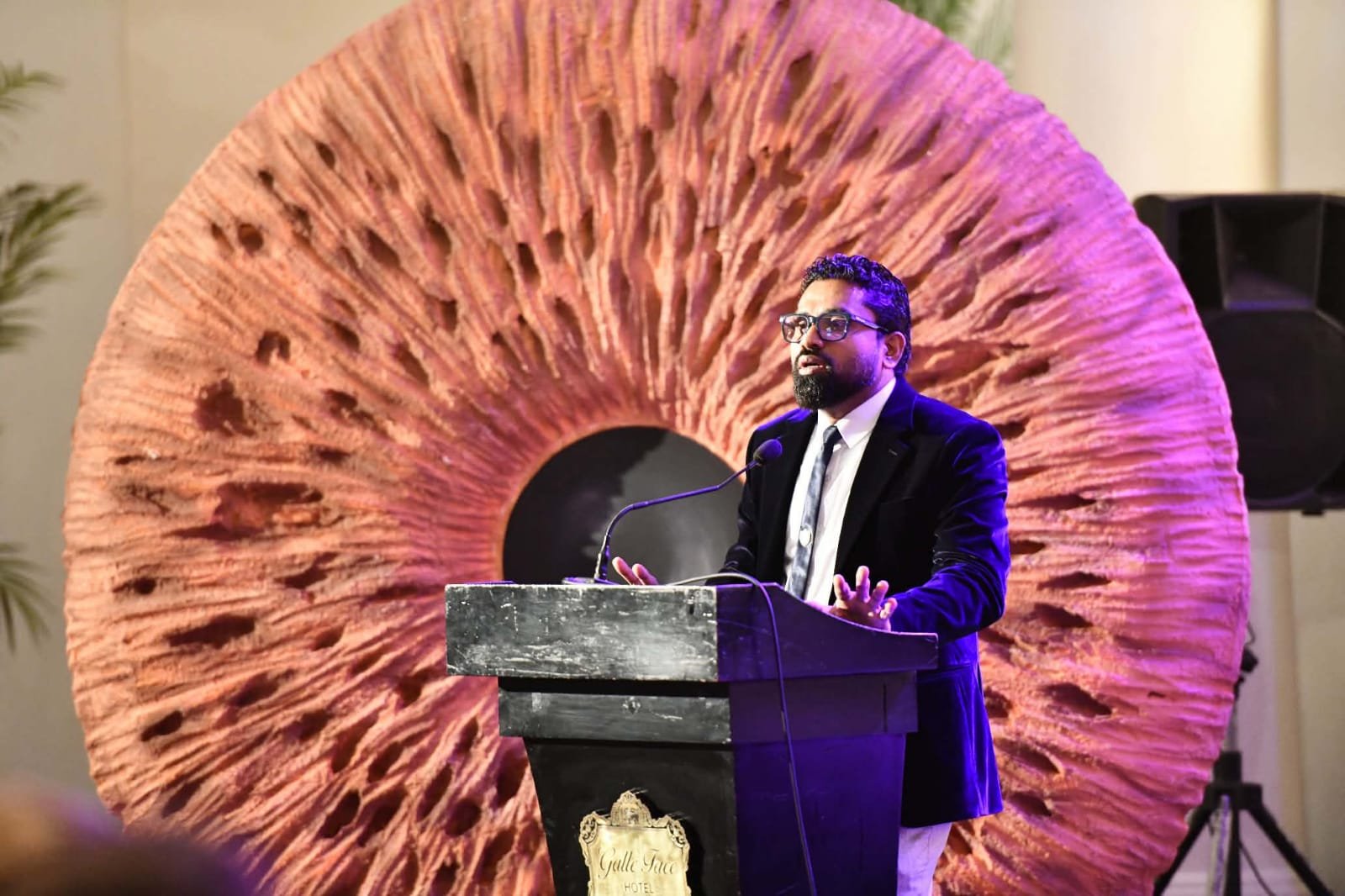 Iridologist, Tharindhu Fernando speaking at the IIPA Asian Symposium