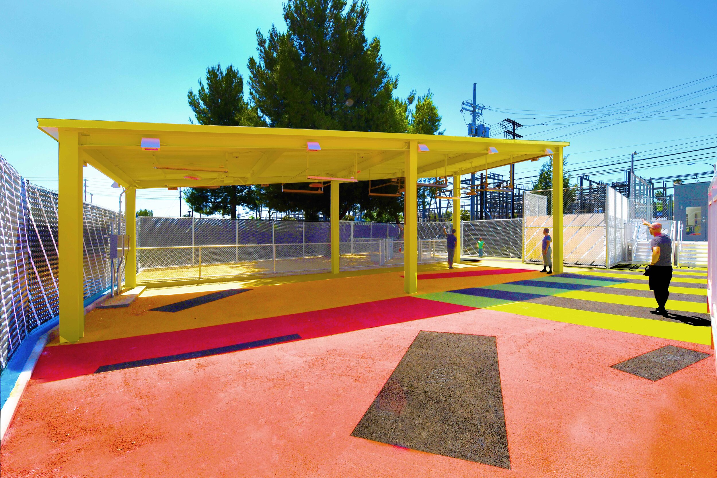 A Temporary Shelter Addresses L.A.’s Homeless Crisis Through Surface and Color (Metropolis)