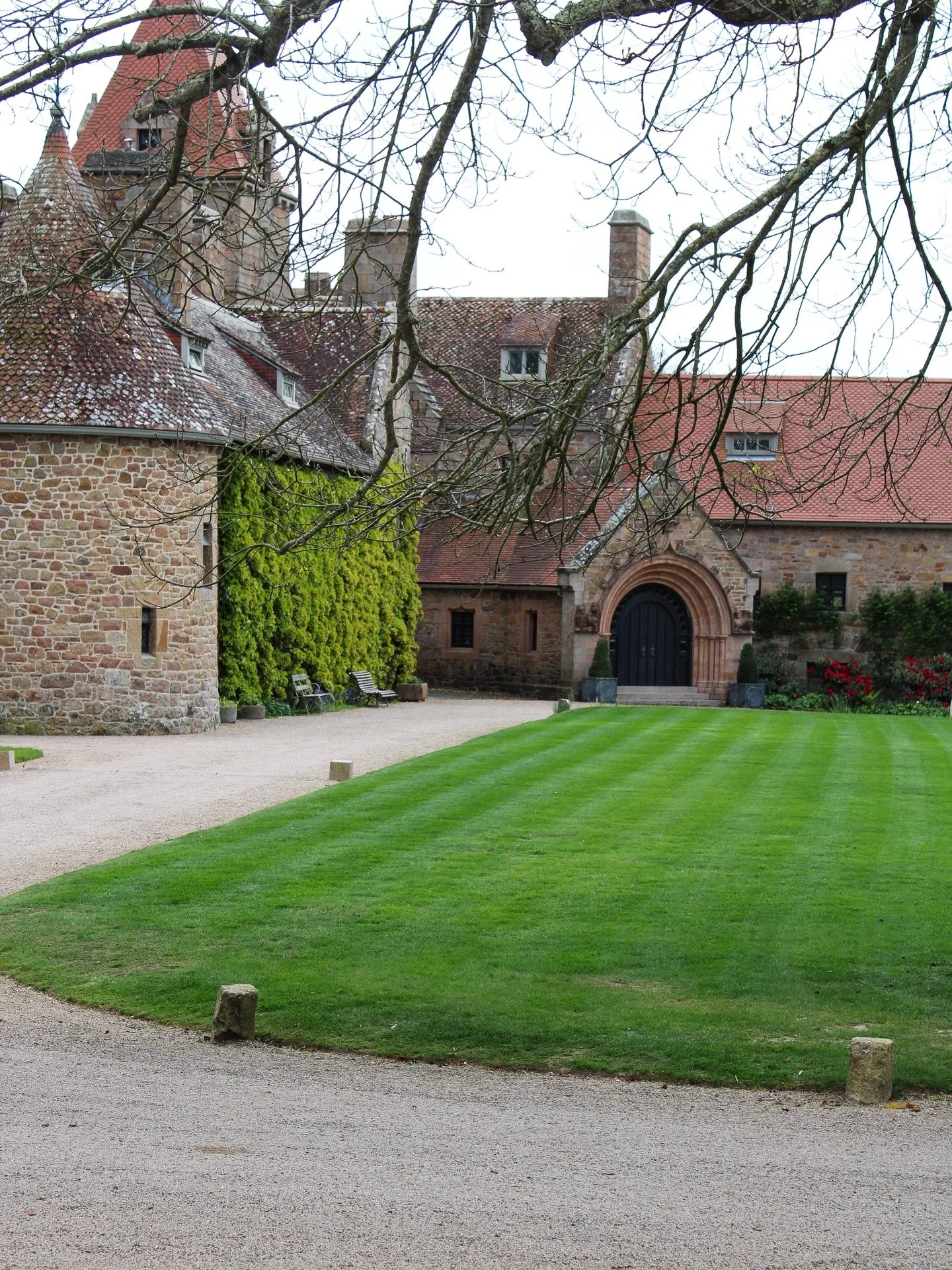 Where timeless charm meets unforgettable moments 

#stouenmanor #jerseyci
