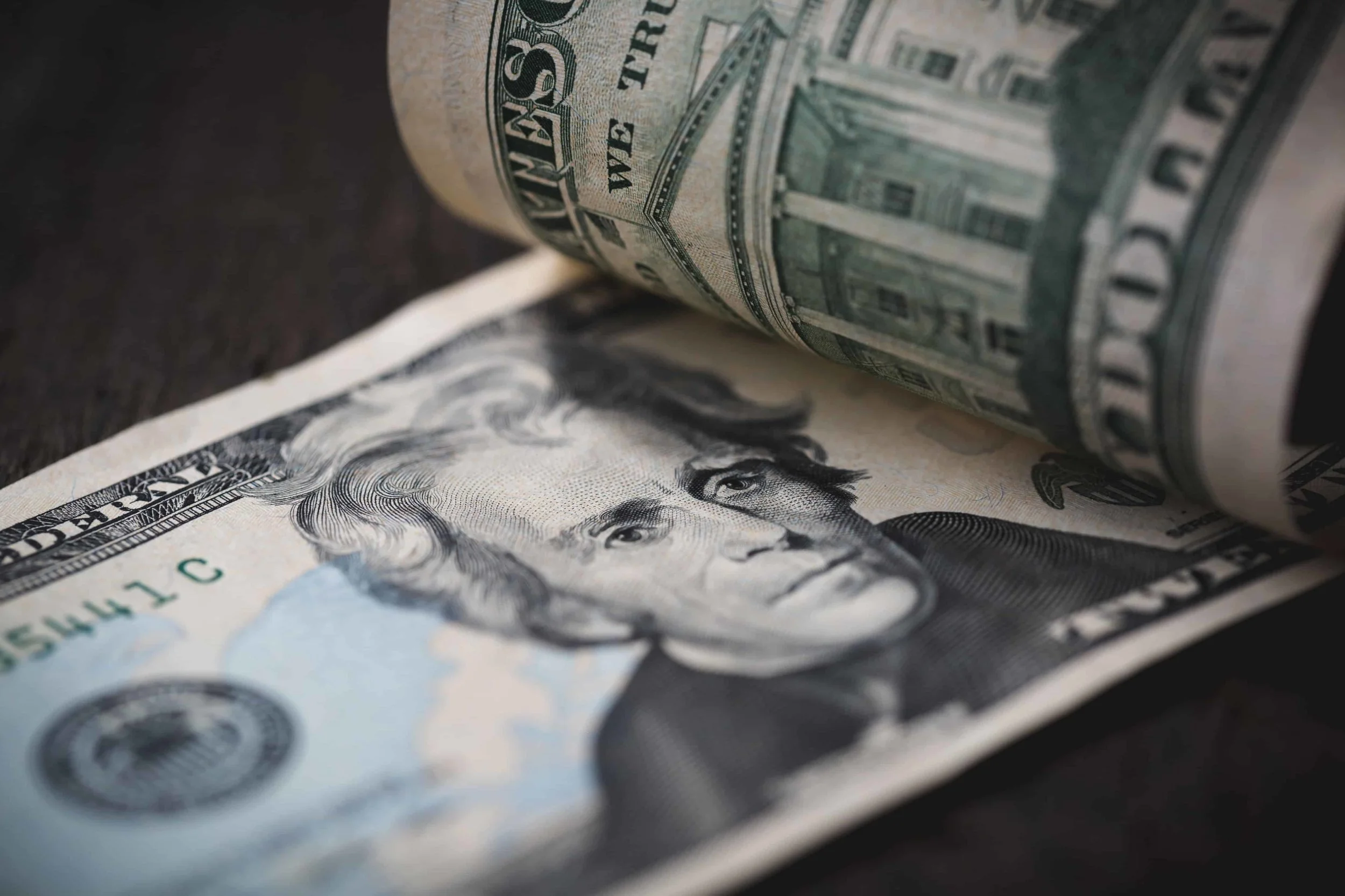 paper-money-close-up_4460x4460-min.jpg