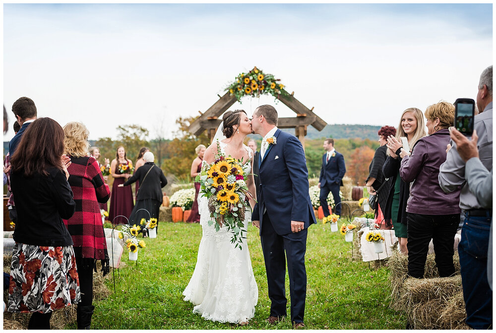 Krispin_Farm_Wedding_024.jpg