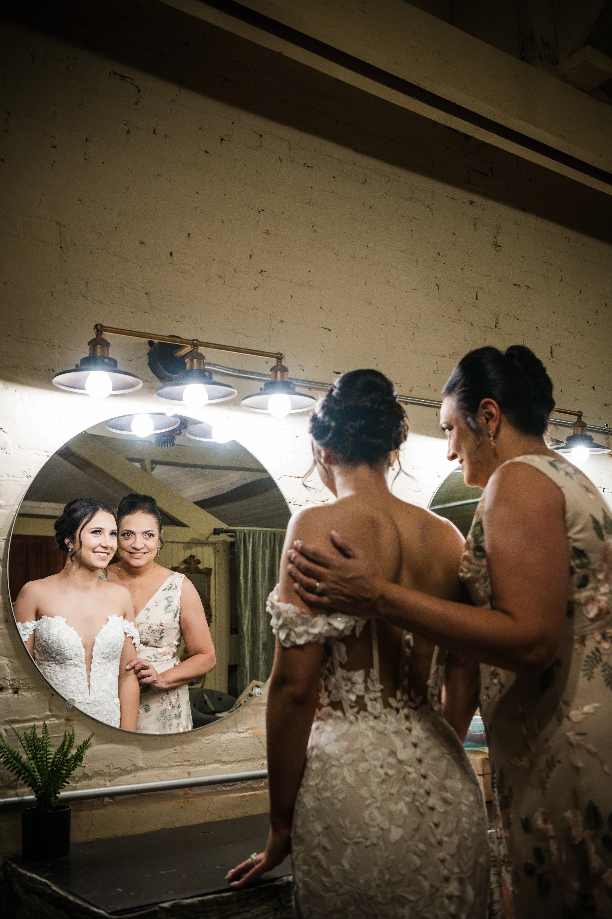 6th_&_River_Wedding_009.jpg