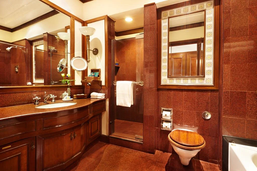 bathoom.jpg