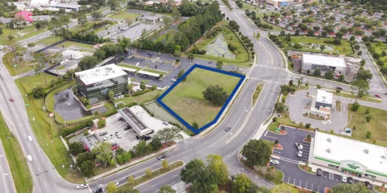 Aerial view of the pad-ready retail parcel at 6240 NW 23rd St off US-441, Gainesville, FL