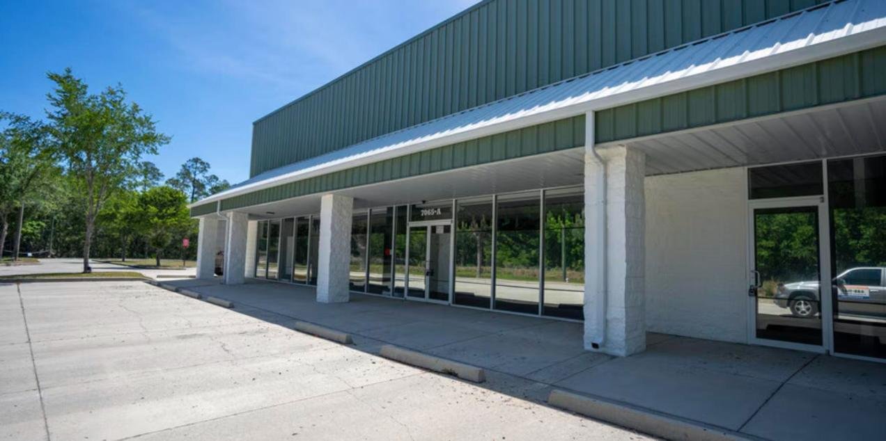 Class A showroom and warehouse for lease at 7065 NW 22nd St, Gainesville, FL