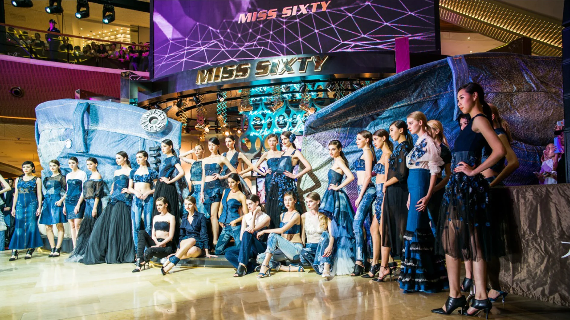 pop up store 16-9-07.jpg