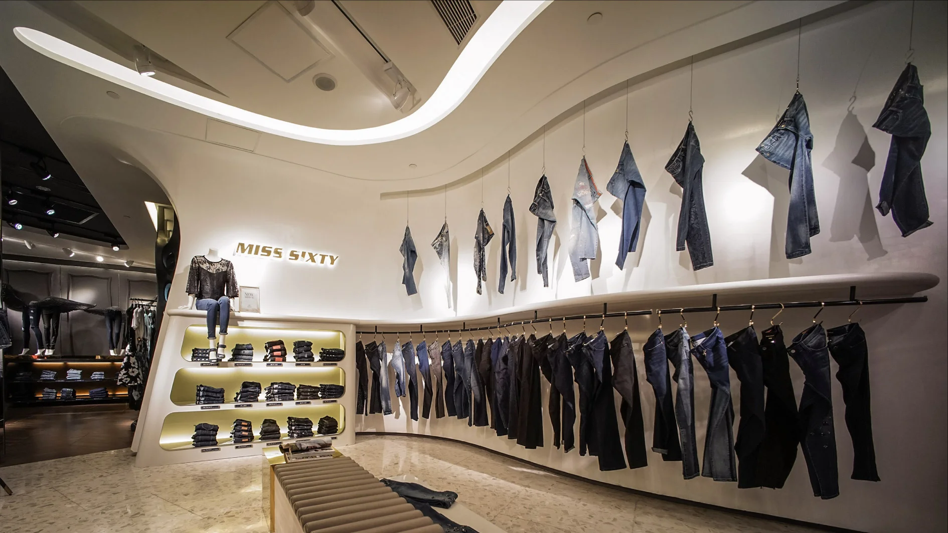 Guangzhou, China 16-9-07.jpg