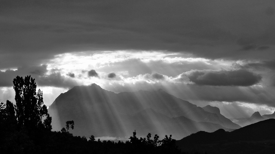 suns-rays-478249_960_720.jpg