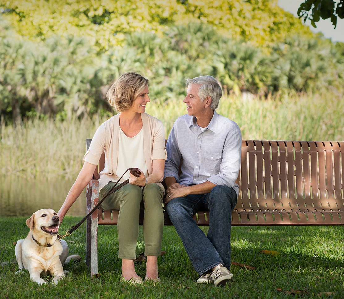 LR_BenchDog_US_SELECT_FULL_rgb.jpg
