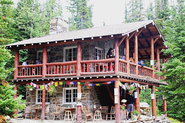 Tea house at Plain of Six Glaciers. Banff Tips on the Blog: https://www.frugalhackers.com/blog/2017/10/30/visiting-banff-and-jasper-canada-on-a-shoestring-budget #travel #frugalliving #banff #lakelouise