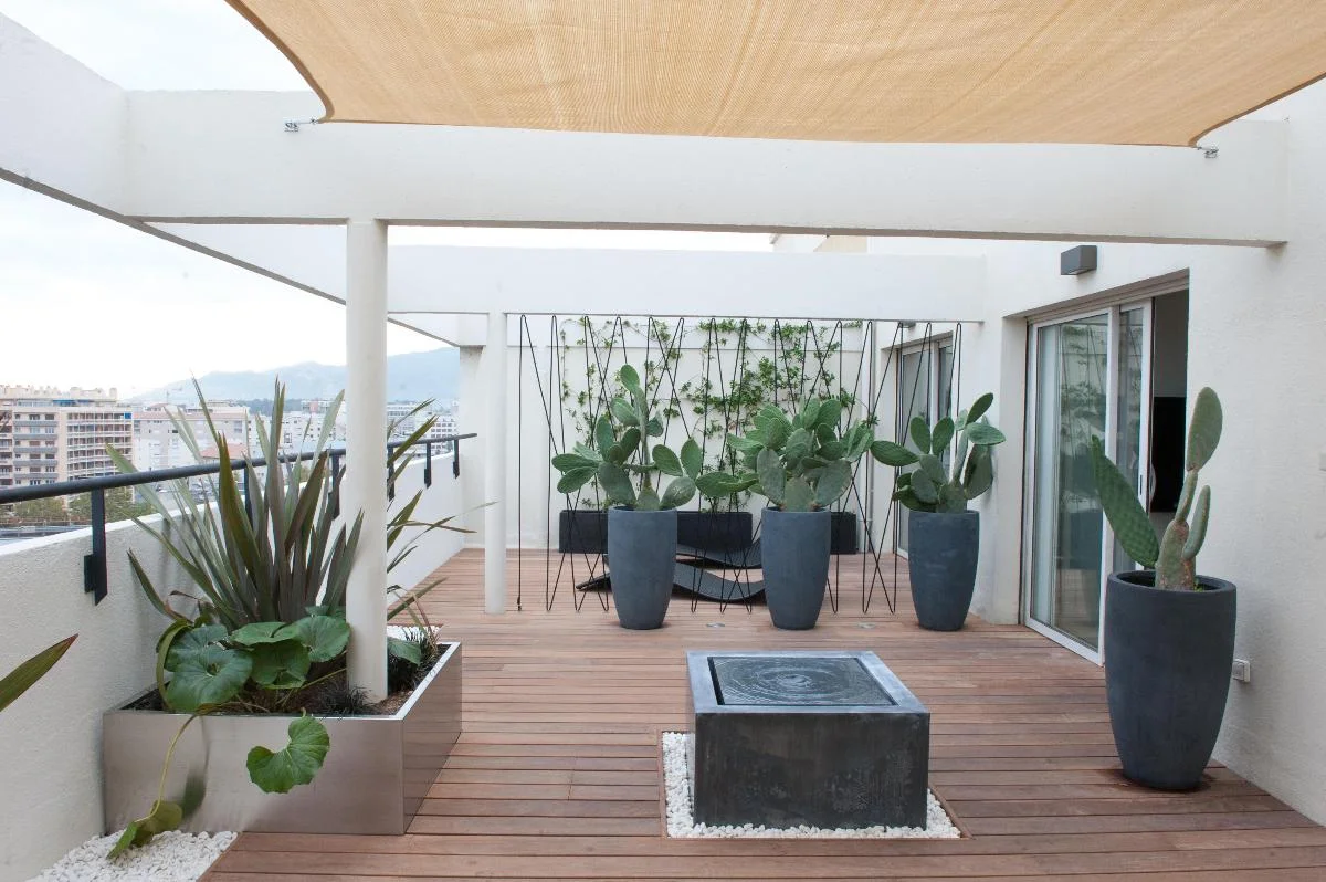 <h2>Balcon aménagement bois</h2>