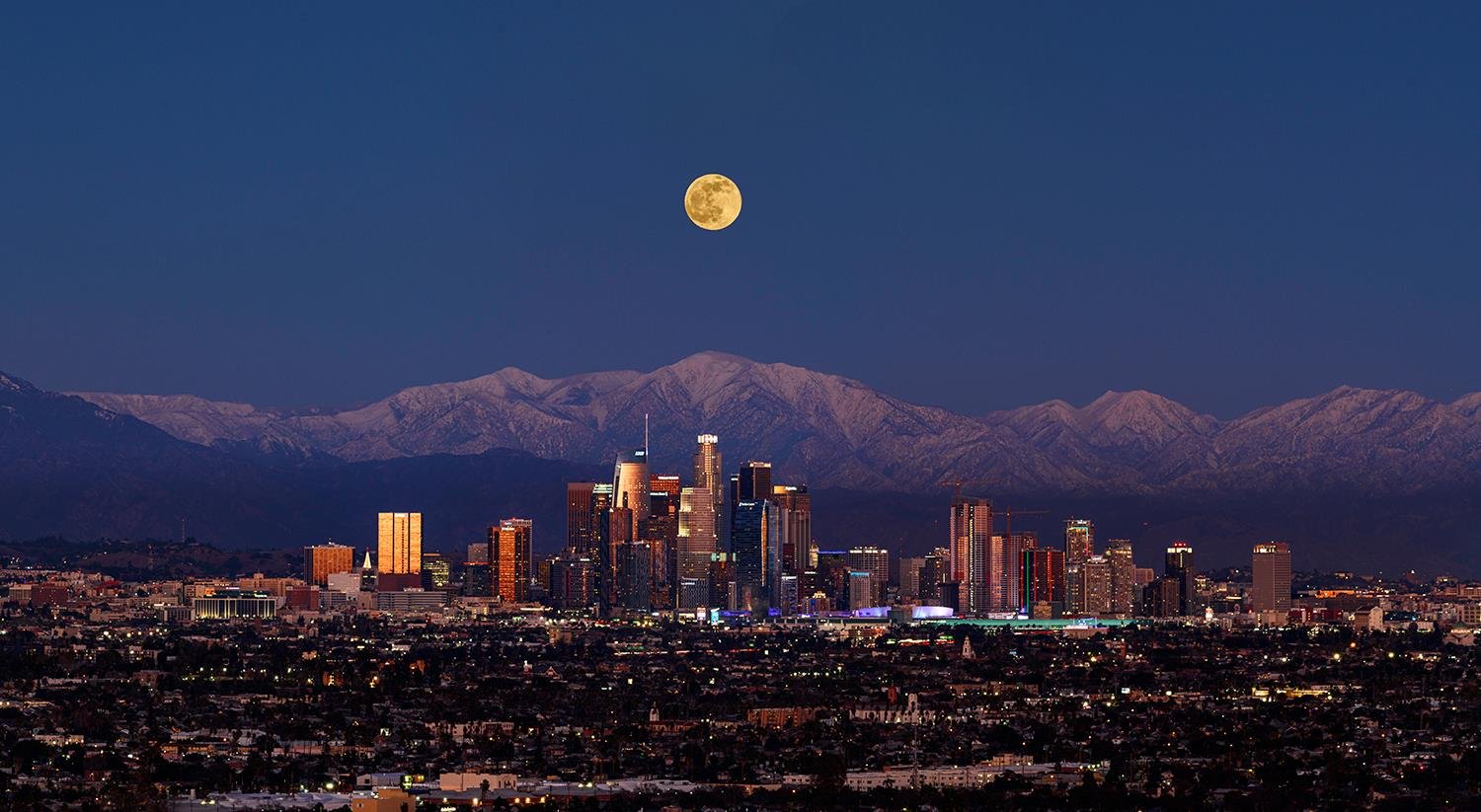 AAAWINNERPepperGa-Moon-over-Snow-over-Los-Angeles-221015094827_1.jpg