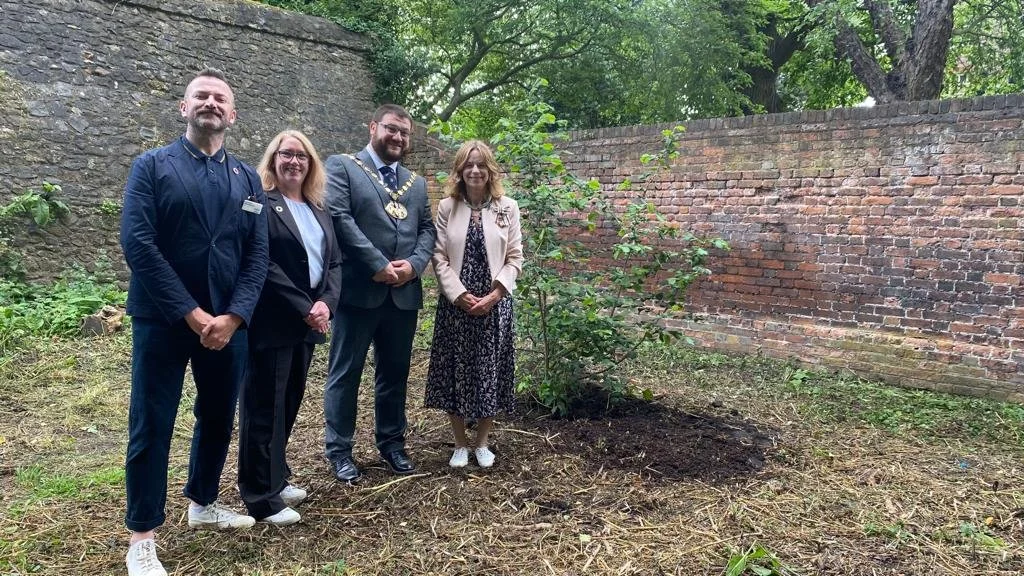 Platinum Jubilee Tree planted at Rochester Cathedral