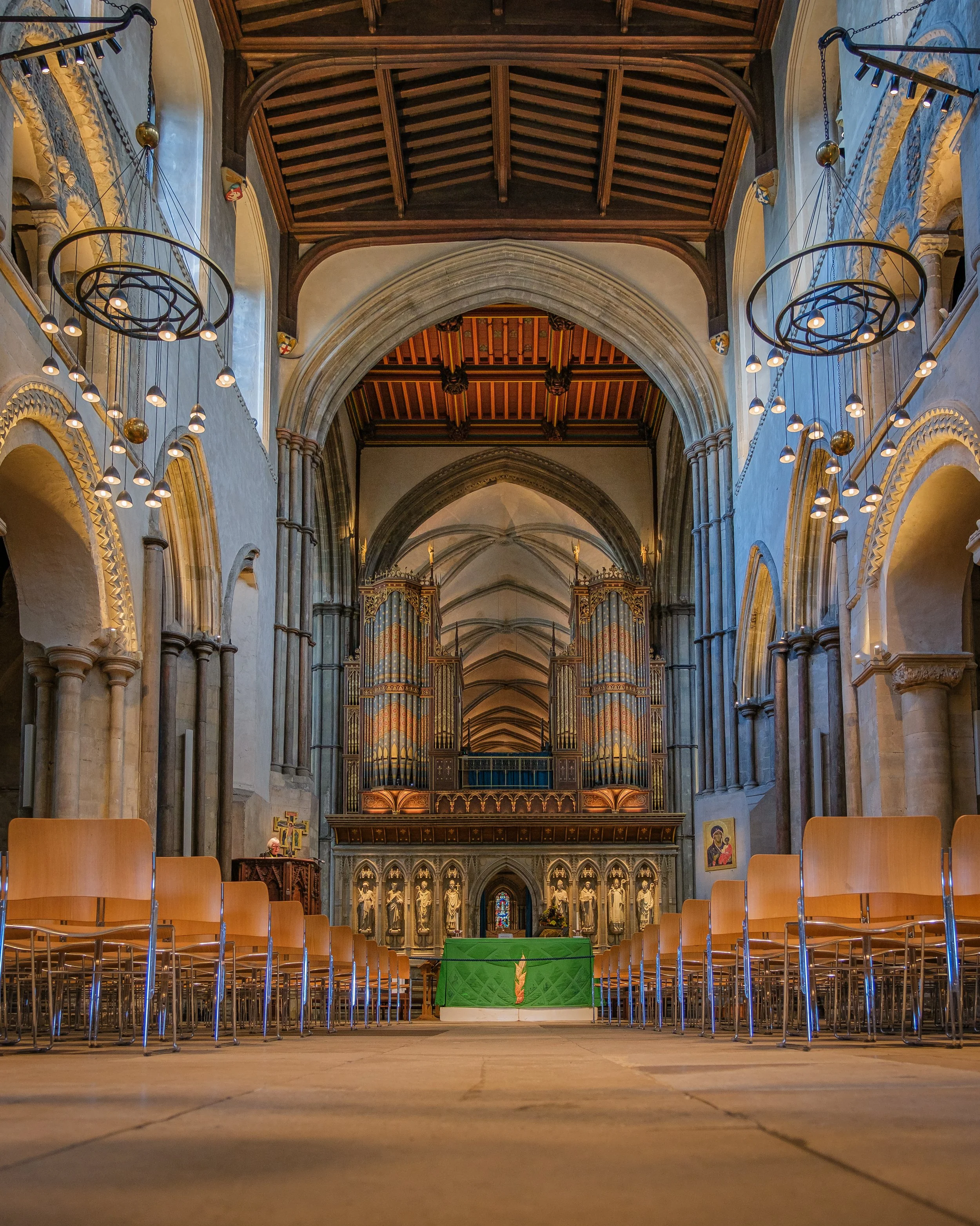 Living Stones: English Cathedrals as Sacred Spaces in Changing Times