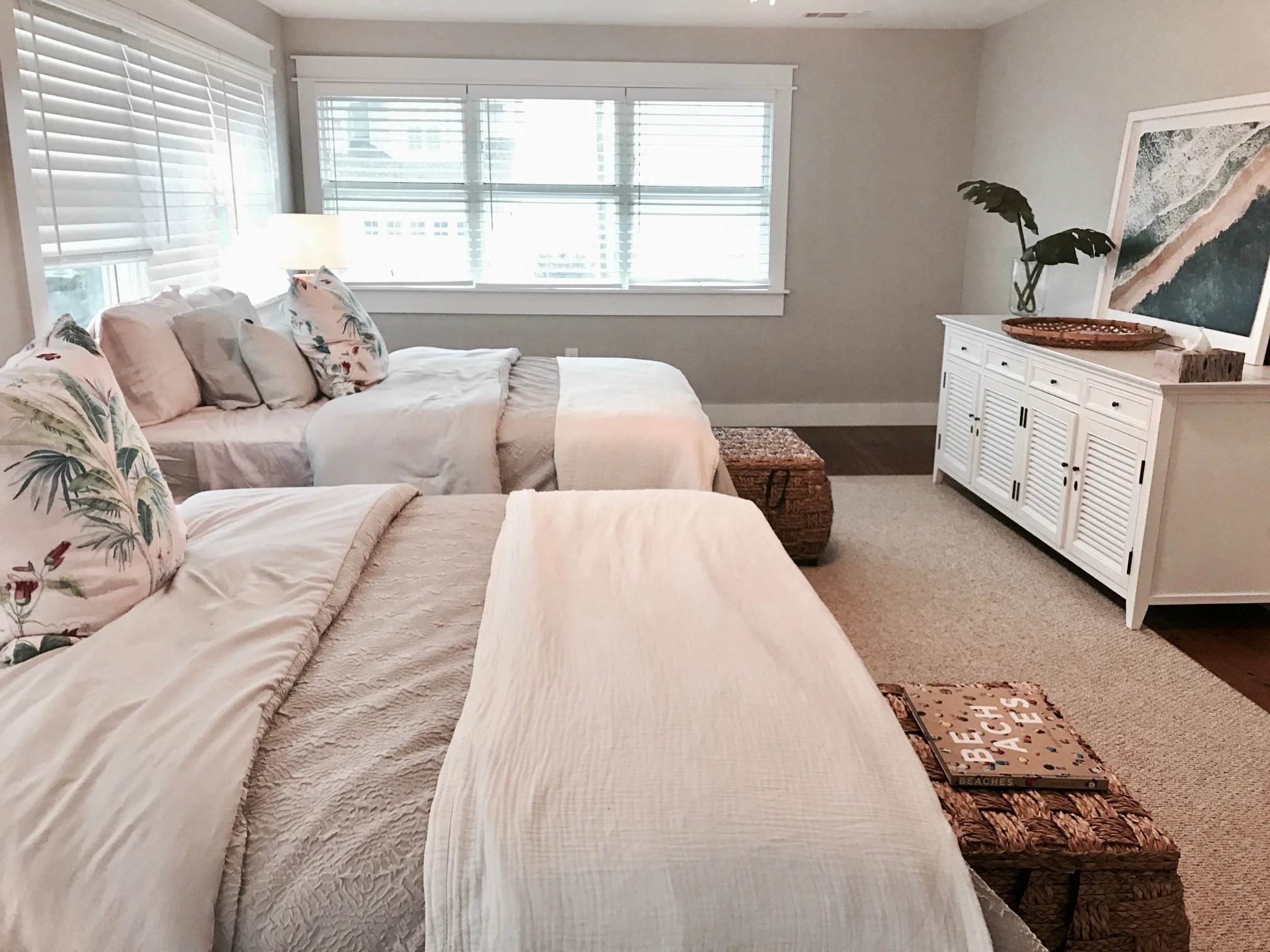 QUEEN ROOM.jpg