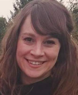 Anna Bennett lives in Birmingham with her husband and daughter.
