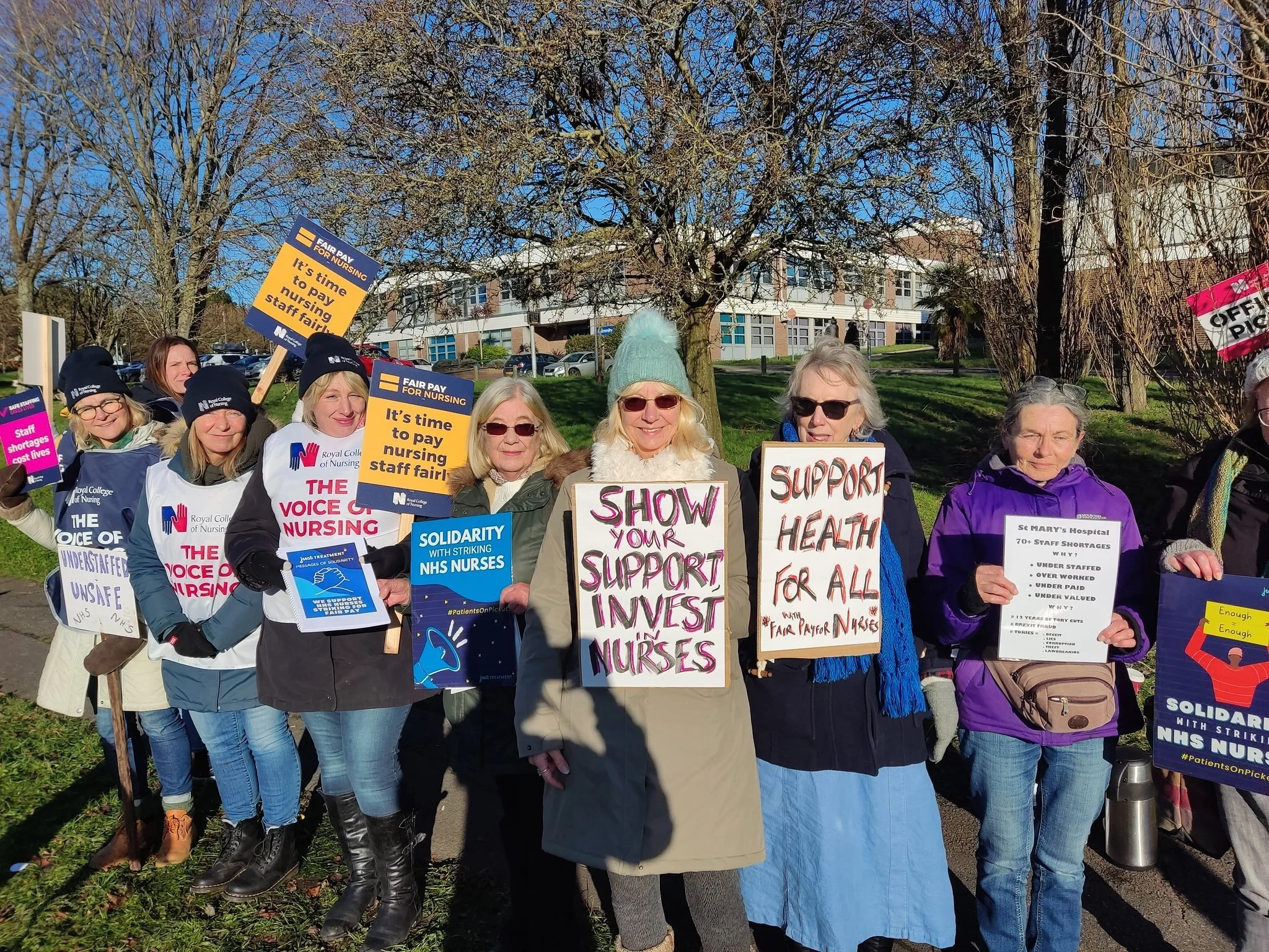 NHS patients visit nurses' picket lines across the country!