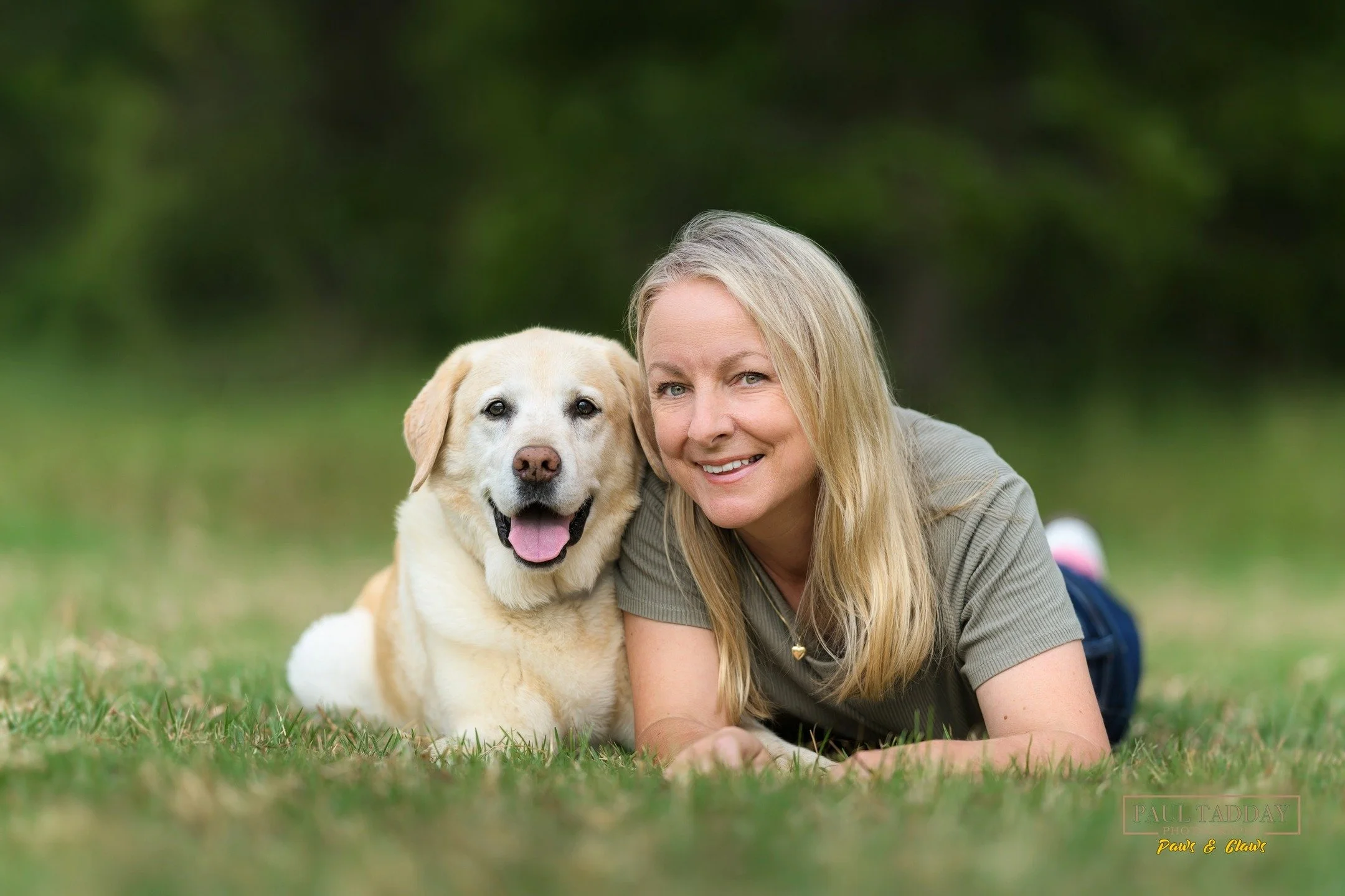 Meet "Holly", an absolute sweetheart. This 11 year old golden Lab's happy place is anywhere that includes Mum, a ball and a lake to dive into and swim in. 🐶📸❤

www.paultadday.com

#melbournedogphotographer #melbournedogphotography #melbou