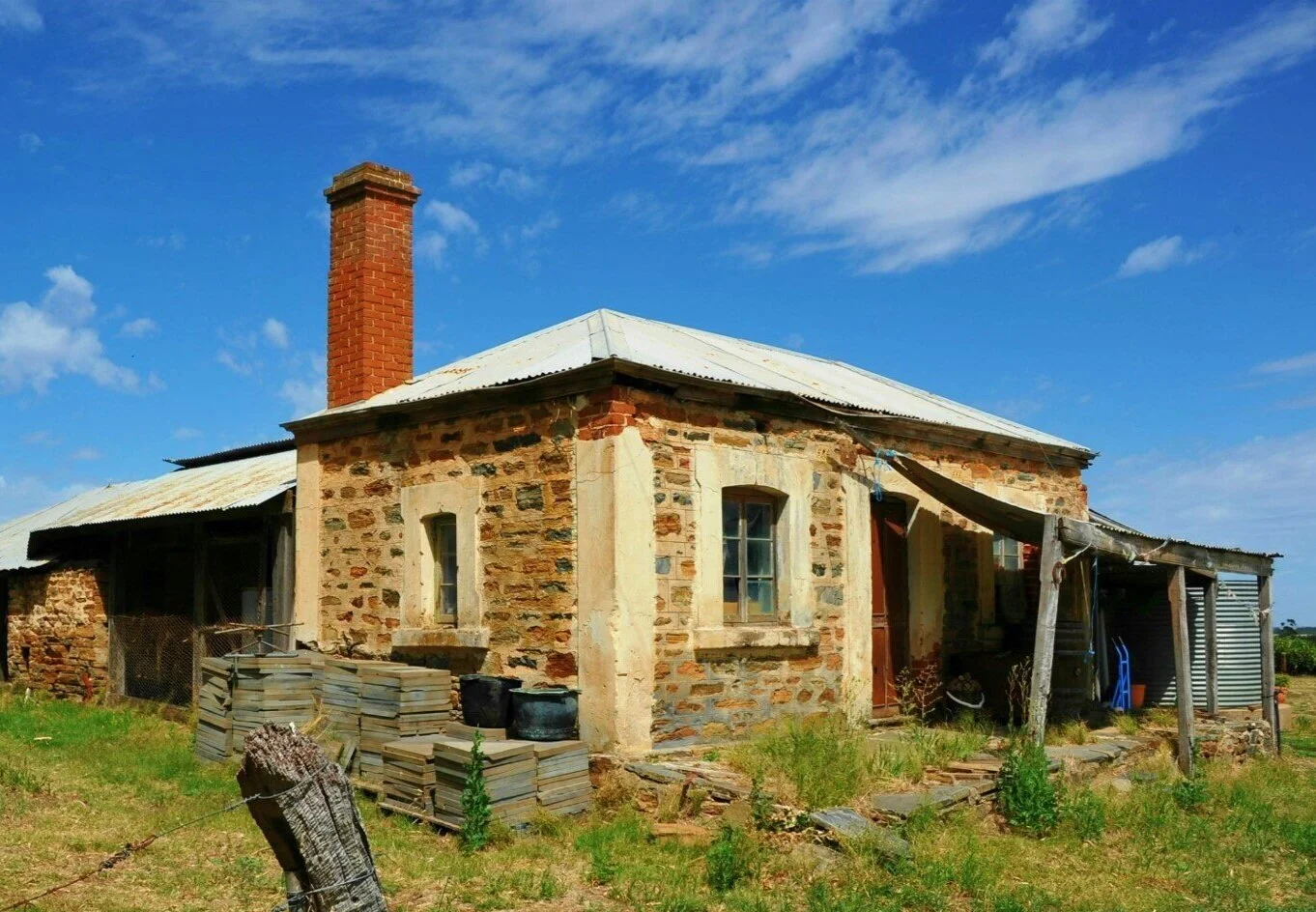 old+cottage+before+renovations.jpg