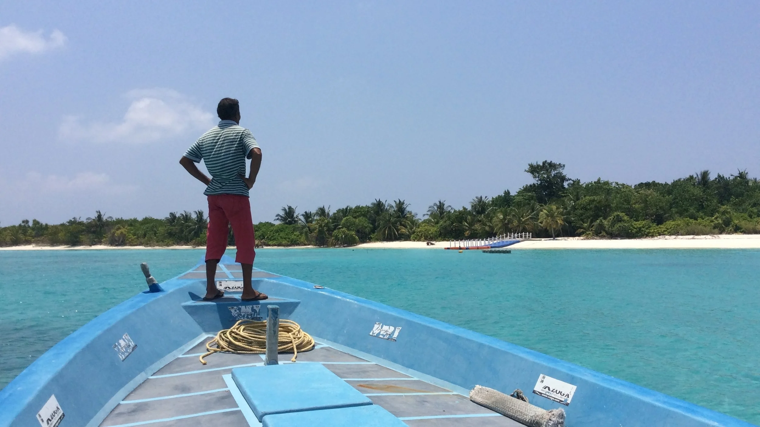 Lh. Maduvvari, Approaching from South.jpg