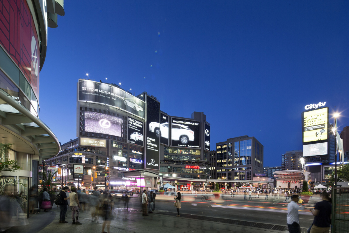 Yonge Dundas Square, Toronto