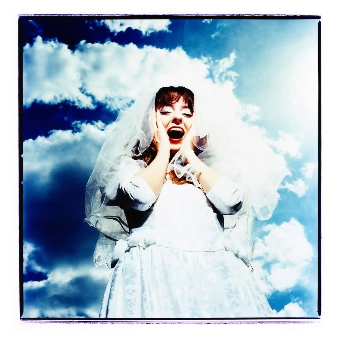 We are still obsessed about this ❤️&zwj;🔥🎶
 Quicksand Heart by Jenny on Holiday, shot at Zap Studios - now out in the world, and we&rsquo;re proud our space played a part in its visual story ✨ 
📷 Photo: @stevegullick 
🏃🏻Assistant @curtis.gullick