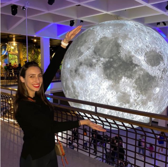 S01 - E13 - Rafaela's journey to the USA &amp; some American Idioms